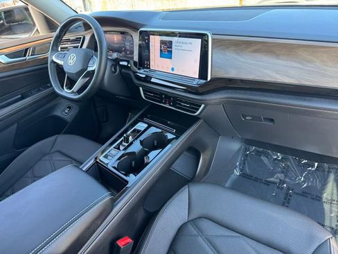 Used 2025 Volkswagen Atlas SE w/ Panoramic Sunroof Package AWD/4WD image 21