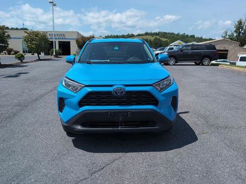 Used 2019 Toyota RAV4 LE w/ Carpet Mat Package AWD/4WD image 2