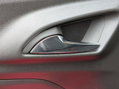 Used 2025 Chevrolet Trax RS w/ Driver Confidence Package FWD image 27