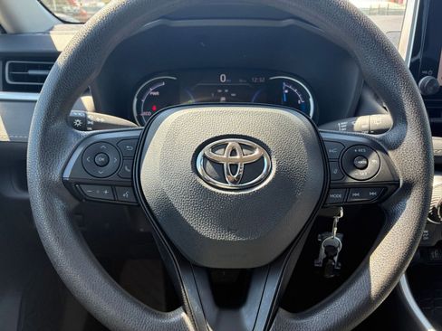 Used 2025 Toyota RAV4 LE AWD/4WD image 22