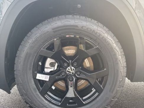 New 2026 Volkswagen Atlas Peak Edition AWD/4WD image 11
