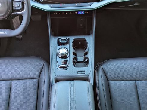 Used 2025 Jeep Wagoneer S Launch Edition image 20