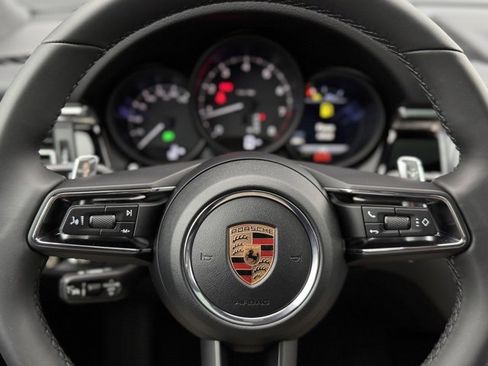 New 2026 Porsche Macan image 19
