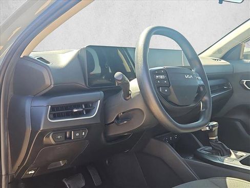 Used 2025 Kia K4 LXS image 9