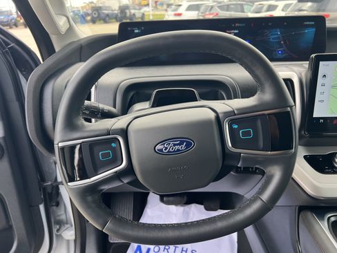 Used 2023 Lincoln Nautilus Reserve w/ Equipment Group 201A image 20