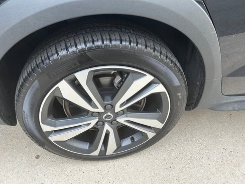 Certified 2025 Volvo V60 B5 Cross Country Plus image 6