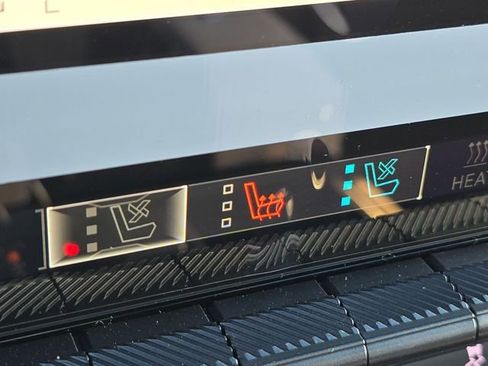 New 2025 GMC Hummer EV 3X w/ Battery Pack, 24 Module Pack image 38