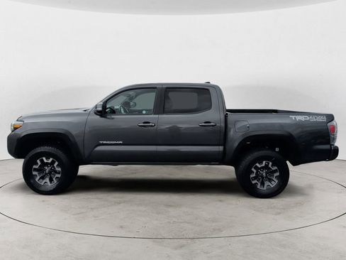 Used 2021 Toyota Tacoma TRD Off-Road w/ Technology Package AWD/4WD image 2