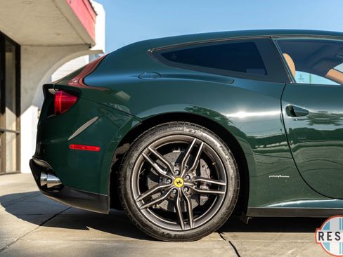 Used 2012 Ferrari FF image 14