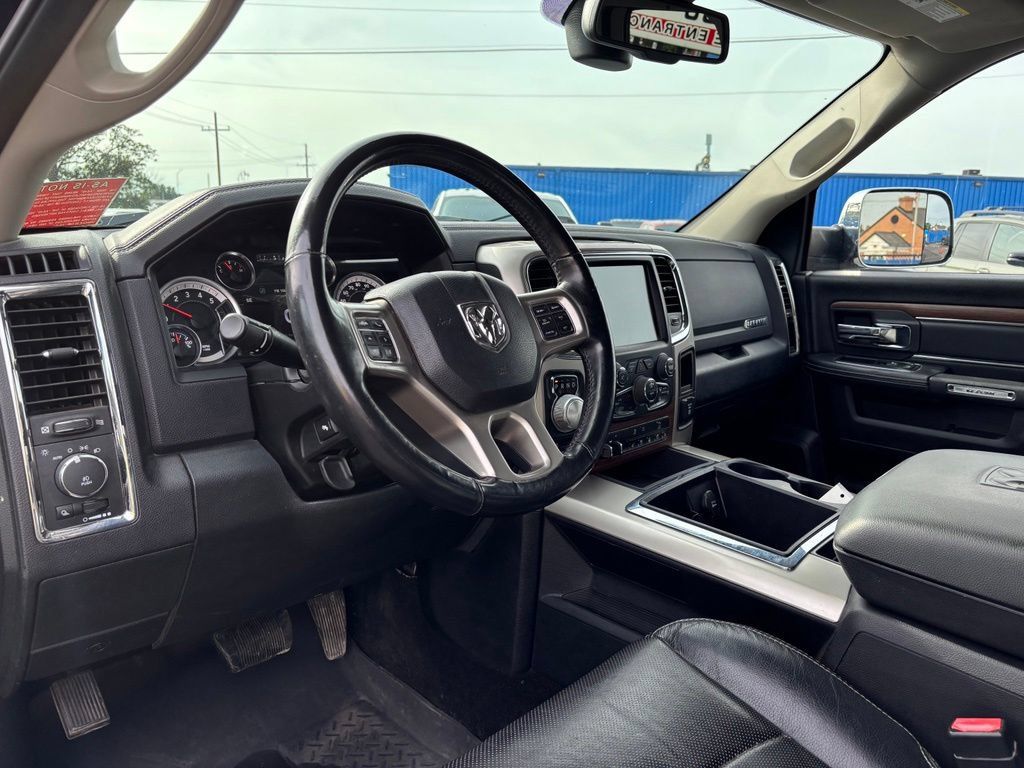 Used 2015 RAM 1500 Laramie AWD/4WD image 9