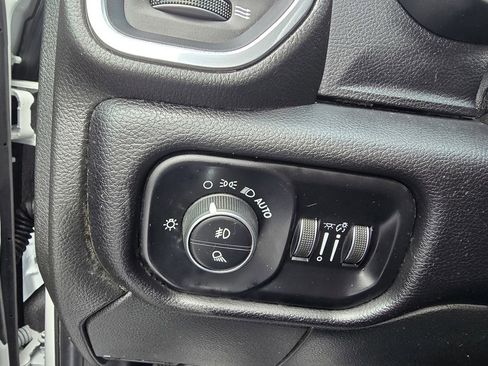 Used 2024 RAM 2500 Laramie AWD/4WD image 18