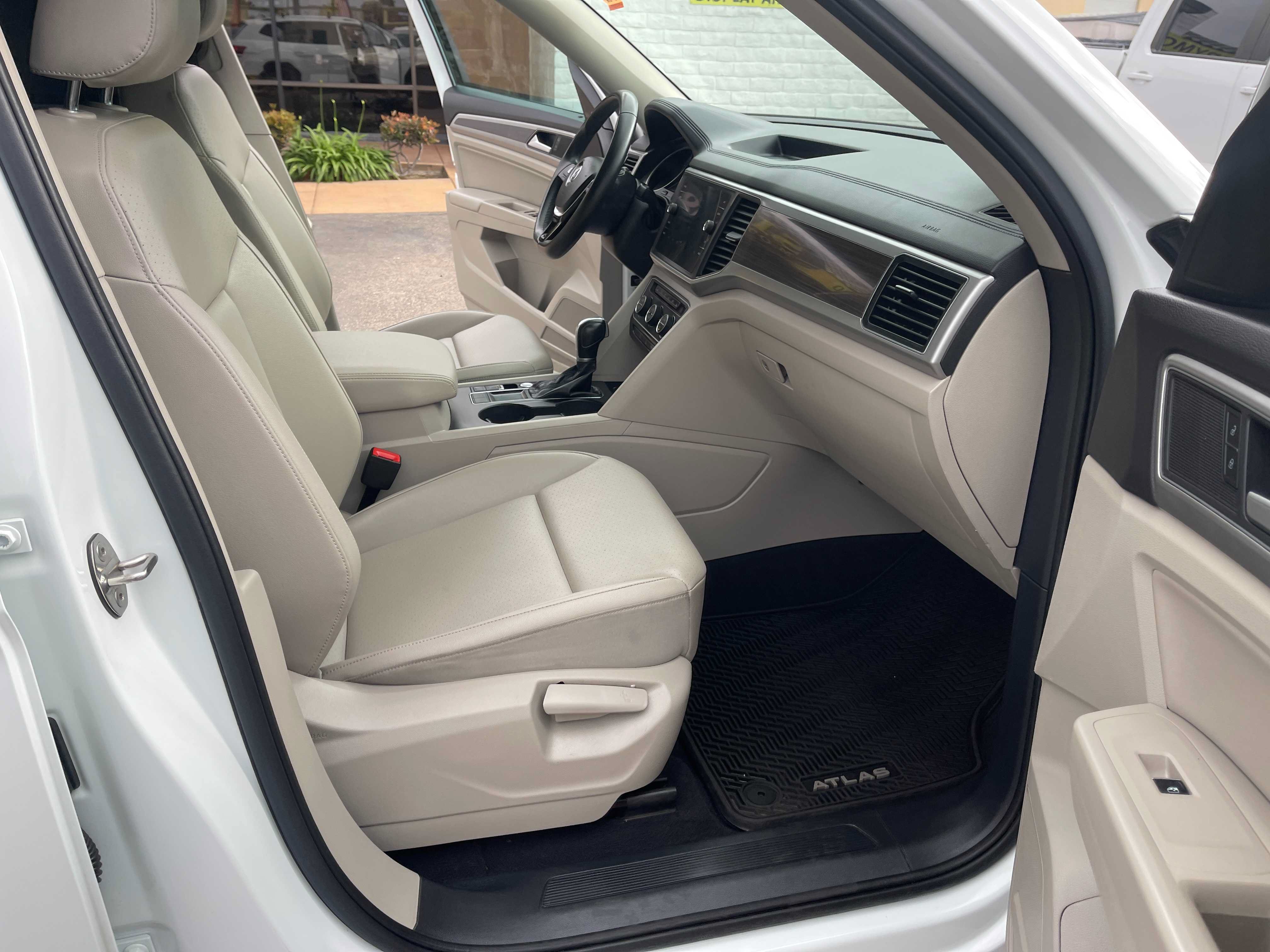 Used 2019 Volkswagen Atlas SE w/ Towing Package FWD image 19