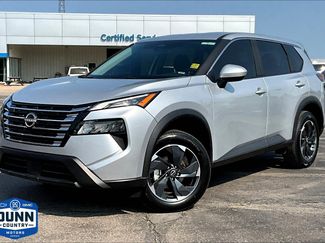 Used 2024 Nissan Rogue SV image 1
