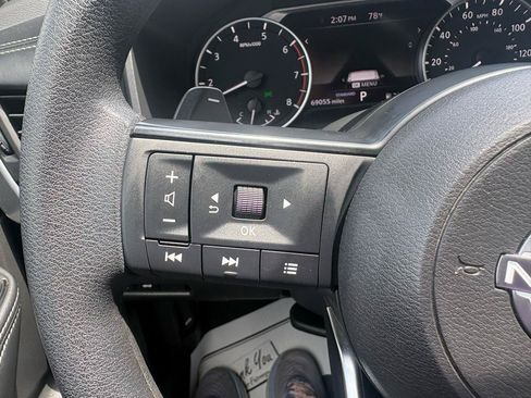 Used 2024 Nissan Rogue SV FWD image 13