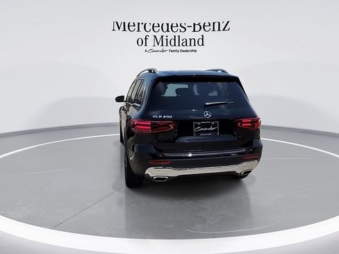 New 2025 Mercedes-Benz GLB 250 image 7