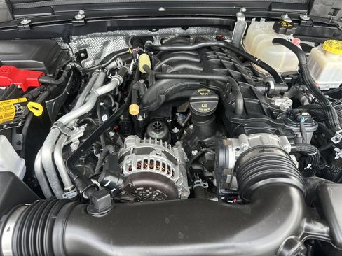 Used 2024 Jeep Gladiator Mojave w/ Safety Group AWD/4WD image 15