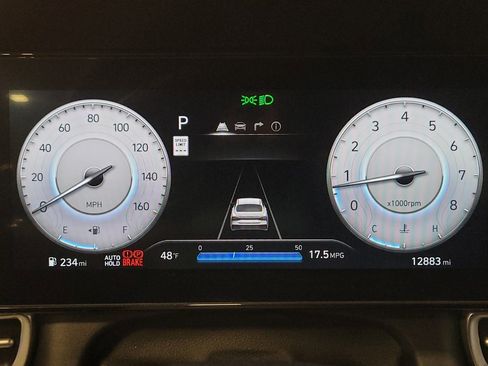 Used 2025 Hyundai Elantra SEL image 23