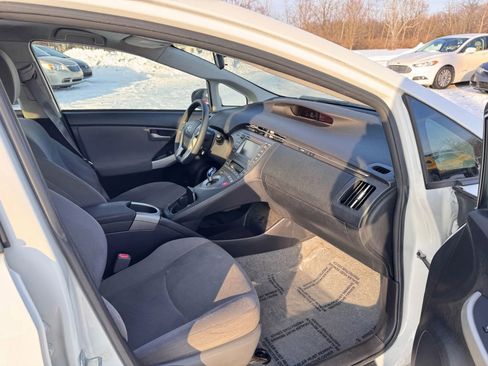 Used 2015 Toyota Prius Three FWD image 16