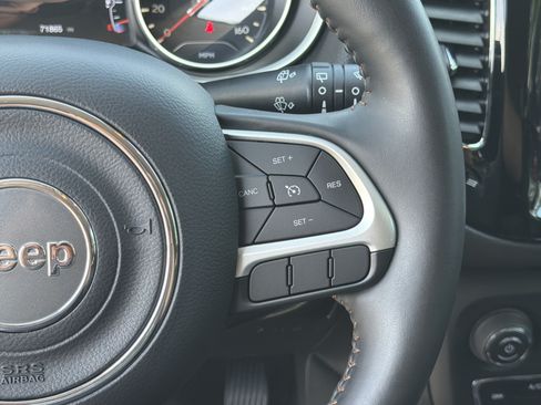 Used 2019 Jeep Compass Limited AWD/4WD image 30