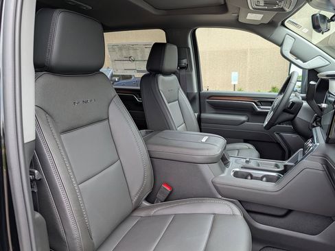 New 2026 GMC Sierra 3500 Denali w/ Denali Reserve Package AWD/4WD image 26