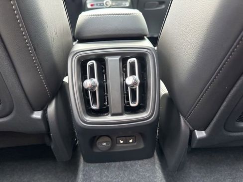 Used 2025 Volvo XC40 B5 Plus AWD/4WD image 16