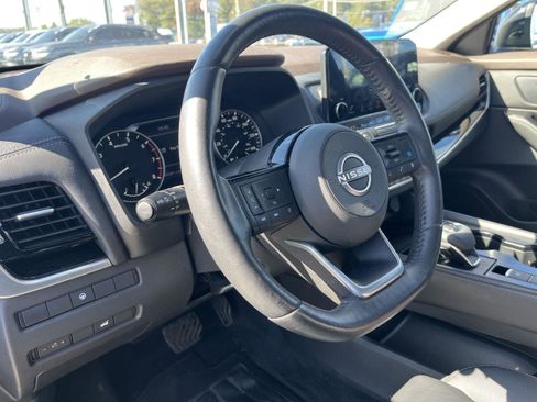 Used 2023 Nissan Rogue SL w/ SL Premium Package image 11