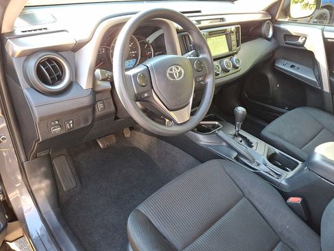 Used 2016 Toyota RAV4 LE AWD/4WD image 10