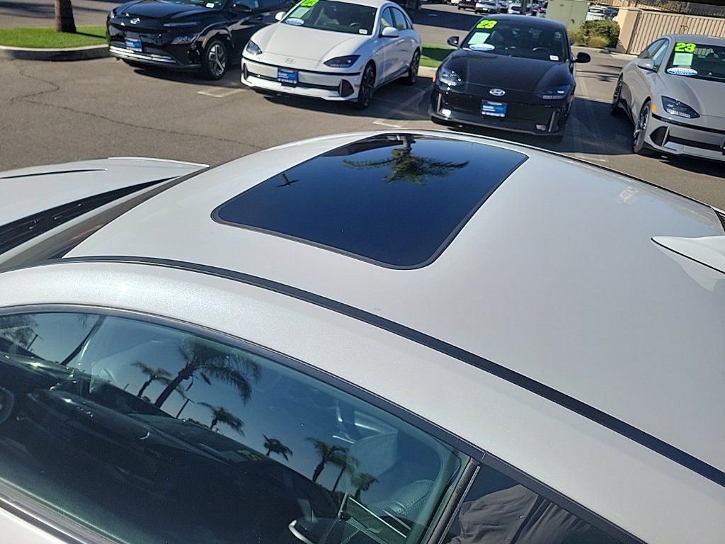 Used 2014 Hyundai Genesis 3.8 RWD image 11