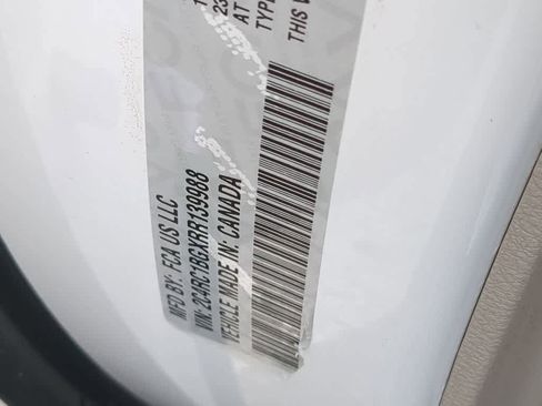 Used 2024 Chrysler Pacifica Touring-L image 33