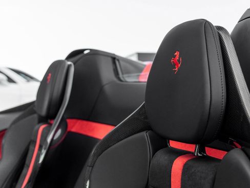 Used 2024 Ferrari SF90 Spider image 29