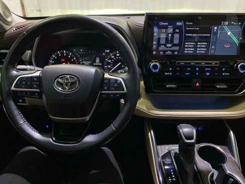 Used 2022 Toyota Highlander Limited image 22