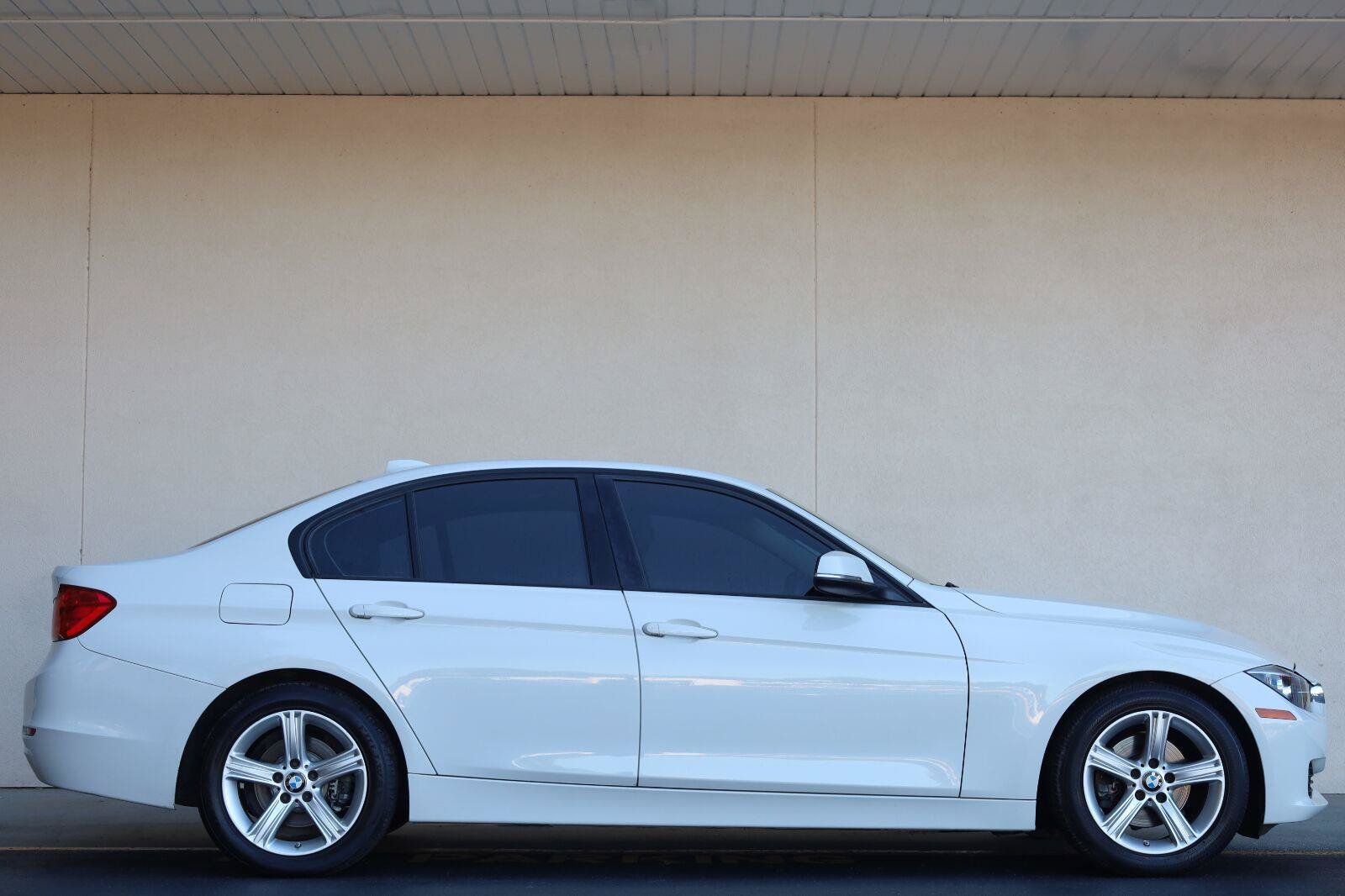 Used 2015 BMW 328i Sedan RWD image 3