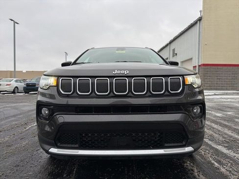 Used 2022 Jeep Compass Limited image 2
