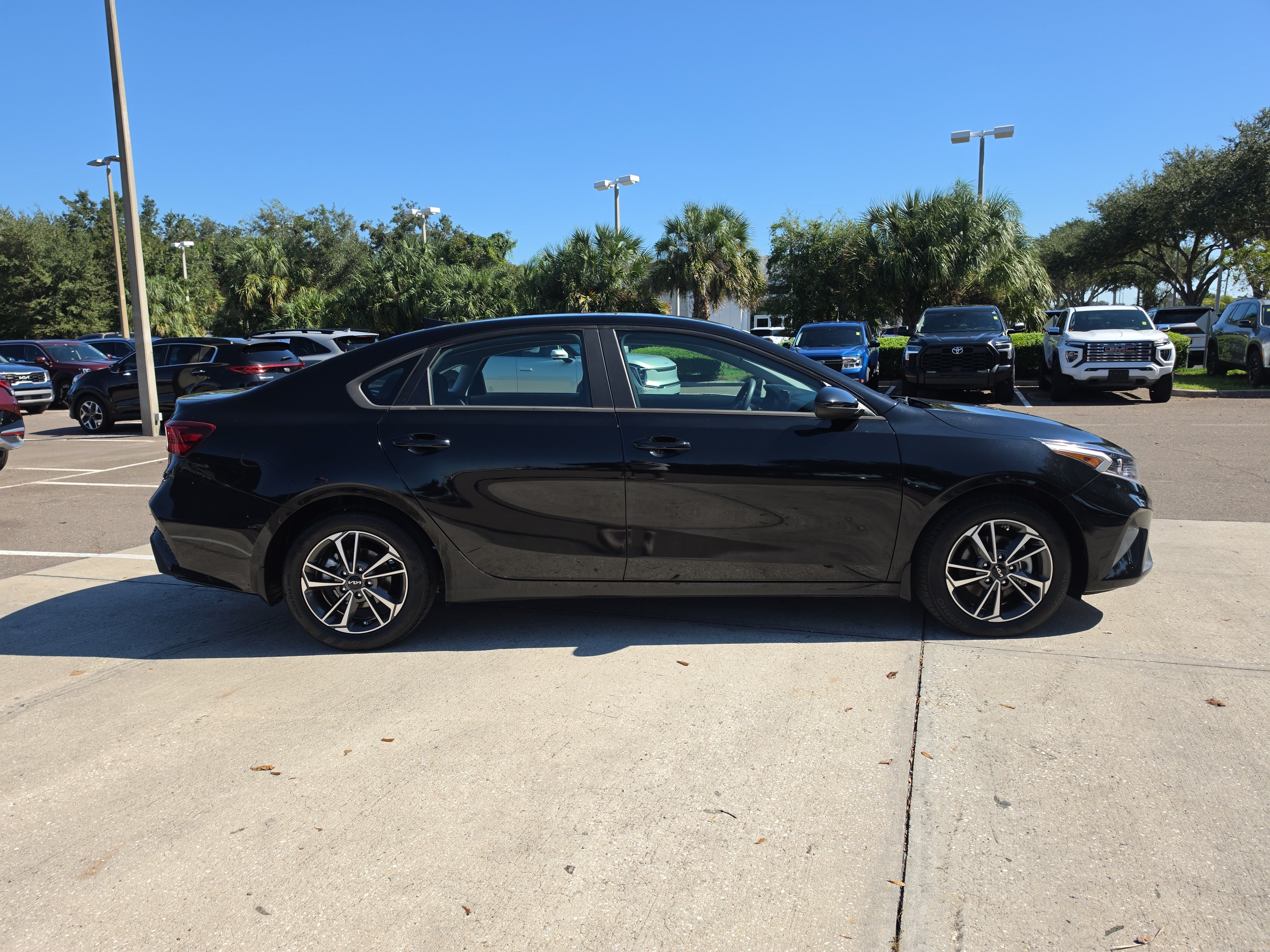 Certified 2023 Kia Forte LXS FWD image 9