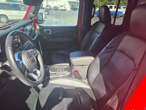 Used 2021 Jeep Wrangler Unlimited Sahara AWD/4WD image 15