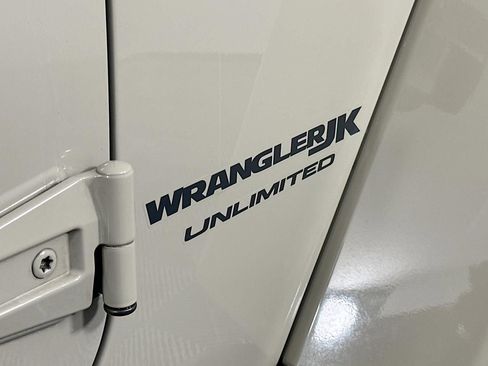 Used 2018 Jeep Wrangler Unlimited Sport image 19