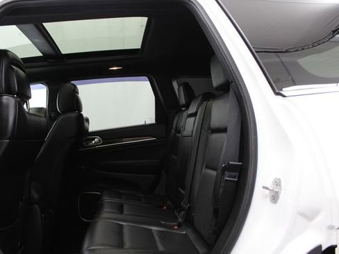Used 2015 Jeep Grand Cherokee Overland AWD/4WD image 23