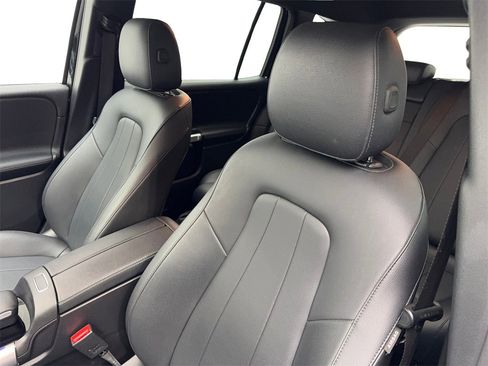 Used 2023 Mercedes-Benz EQB 300 4MATIC image 27