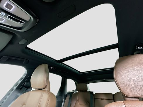 Certified 2023 Volvo XC60 B5 Plus w/ Protection Package Premier image 23