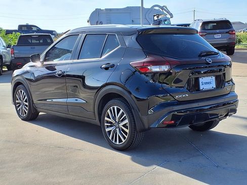 Used 2022 Nissan Kicks SV FWD image 5