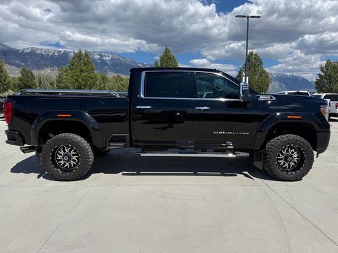 Used 2022 GMC Sierra 3500 Denali w/ Denali Ultimate Package AWD/4WD image 2