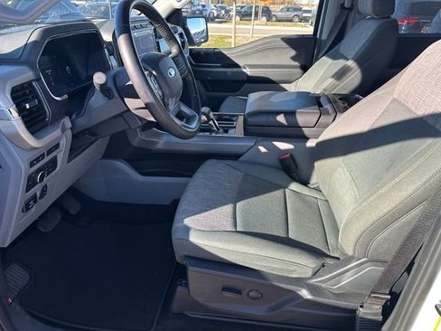 Used 2022 Ford F150 Lightning XLT image 18