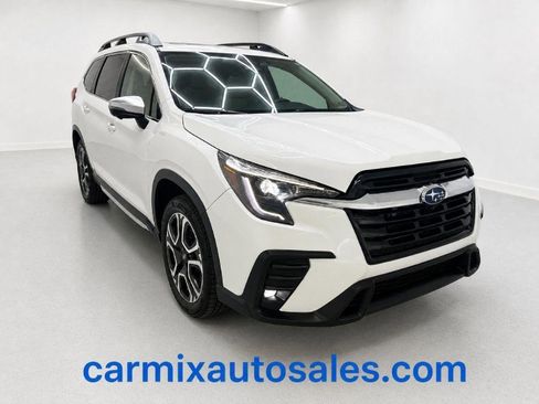 Used 2023 Subaru Ascent Limited w/ Technology Package AWD/4WD image 1