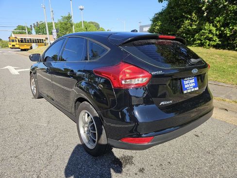 Used 2016 Ford Focus SE FWD image 3