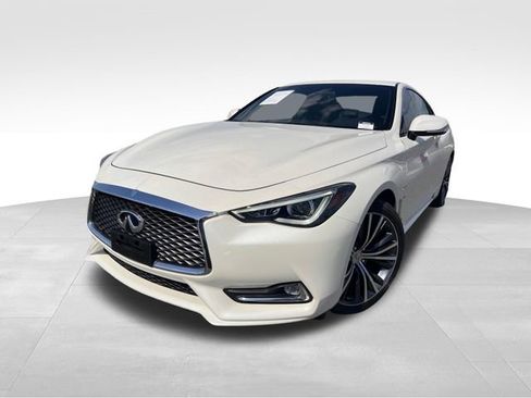 Used 2018 INFINITI Q60 3.0t Luxe w/ Sensory Package 3.0T Luxe AWD/4WD image 9