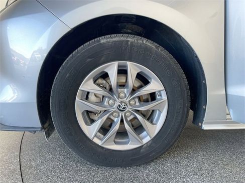 Used 2023 Toyota Sienna XLE image 49
