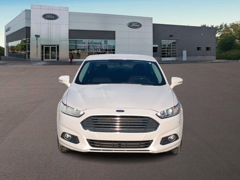 Used 2013 Ford Fusion SE FWD image 3