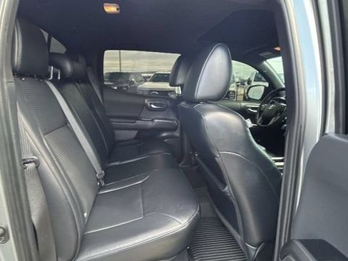Used 2023 Toyota Tacoma TRD Off-Road w/ TRD Premium Off Road Package AWD/4WD image 13