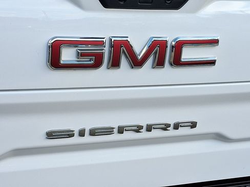 Used 2023 GMC Sierra 1500 SLT w/ SLT Premium Package image 30