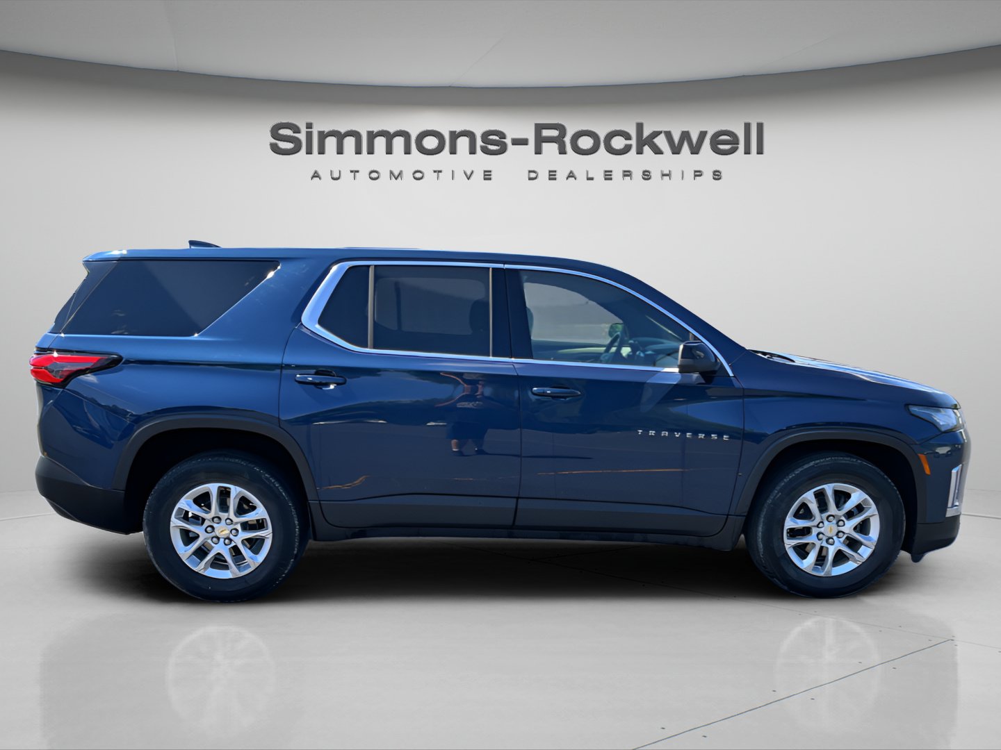 Used 2023 Chevrolet Traverse LS AWD/4WD image 6